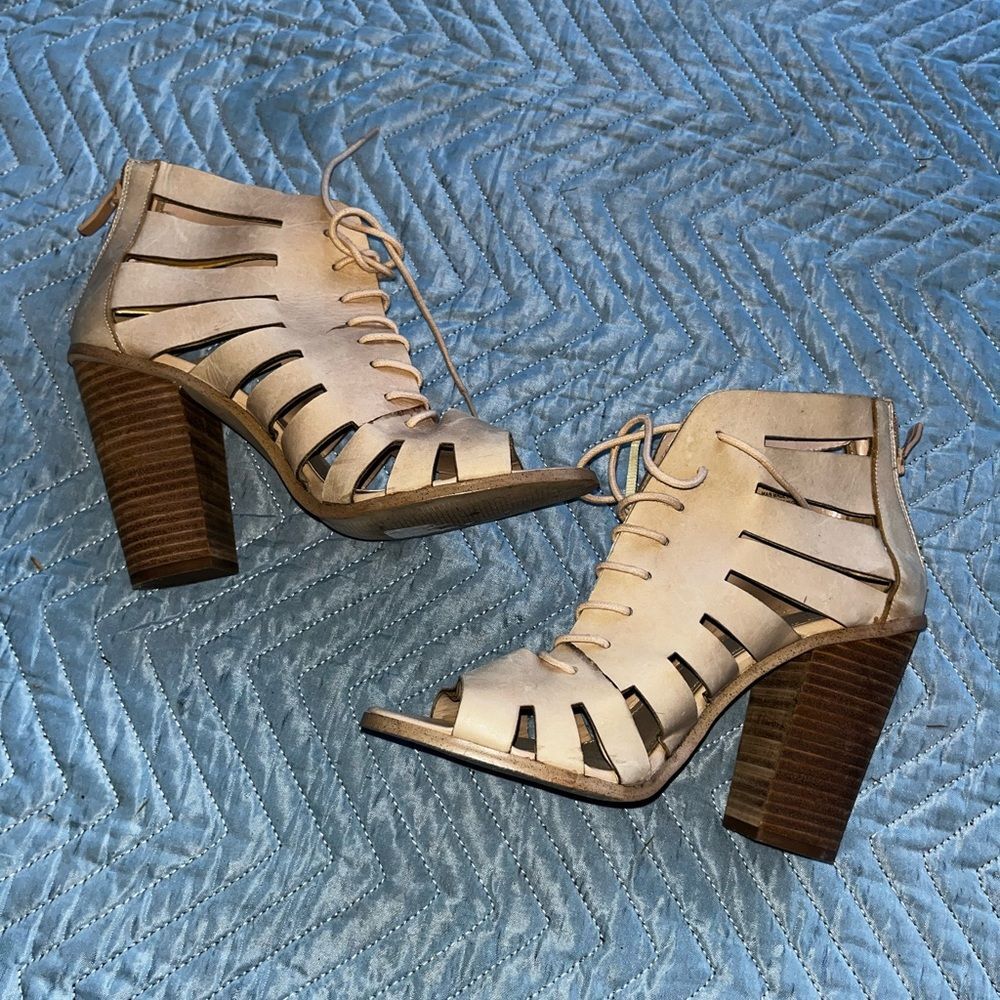 BCBG MaxAriza tank lace up heeled sandals size 9